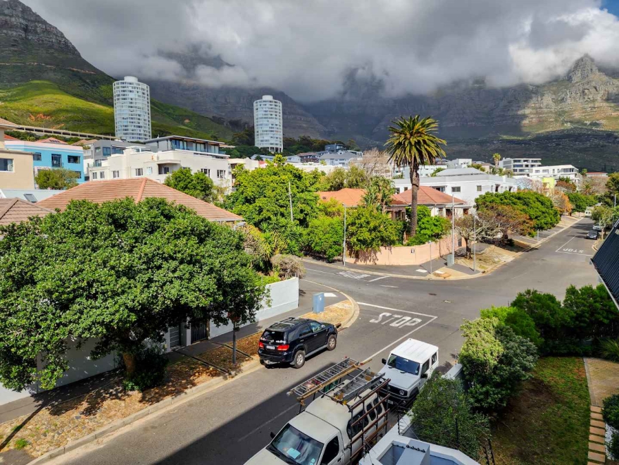 2 Bedroom Property for Sale in Vredehoek Western Cape